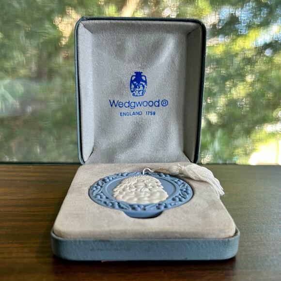 Wedgwood Blue Jasperware Santa Ornament with Box and Stand – 2.5” - Picture 13 of 14